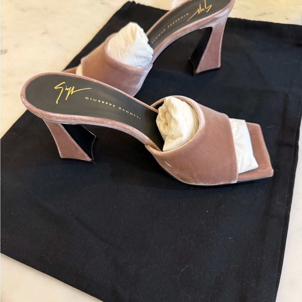 Giuseppe Zanotti Sohene 85mm Mauve Velvet Mules